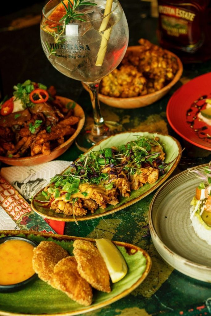 Plats végétariens à partager au restaurant
