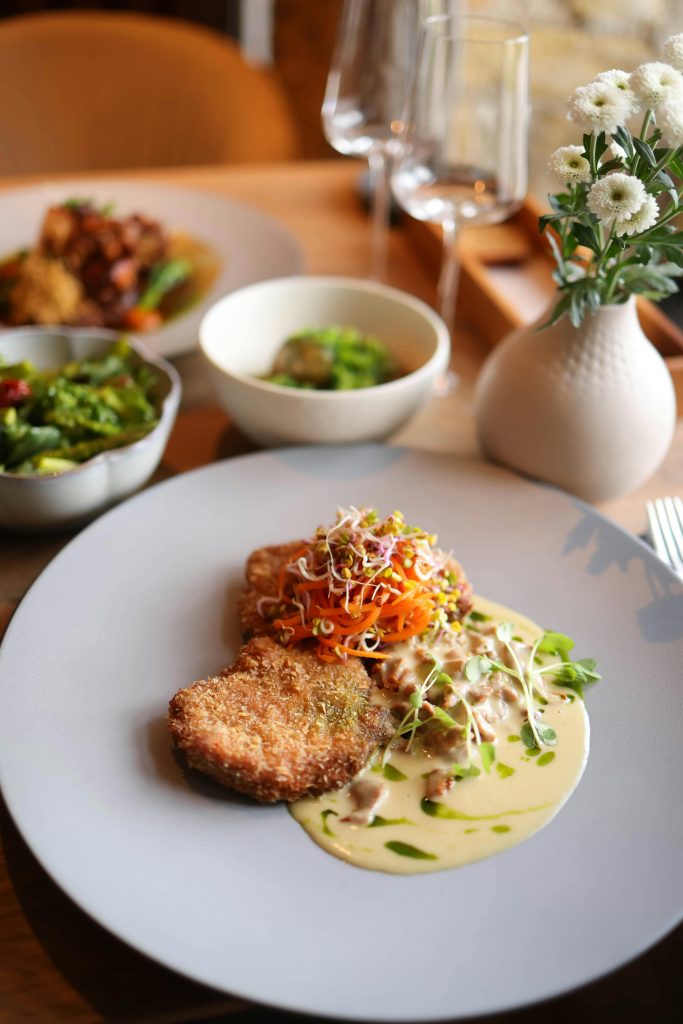Assiette gastronomique dans un restaurant de Bordeaux